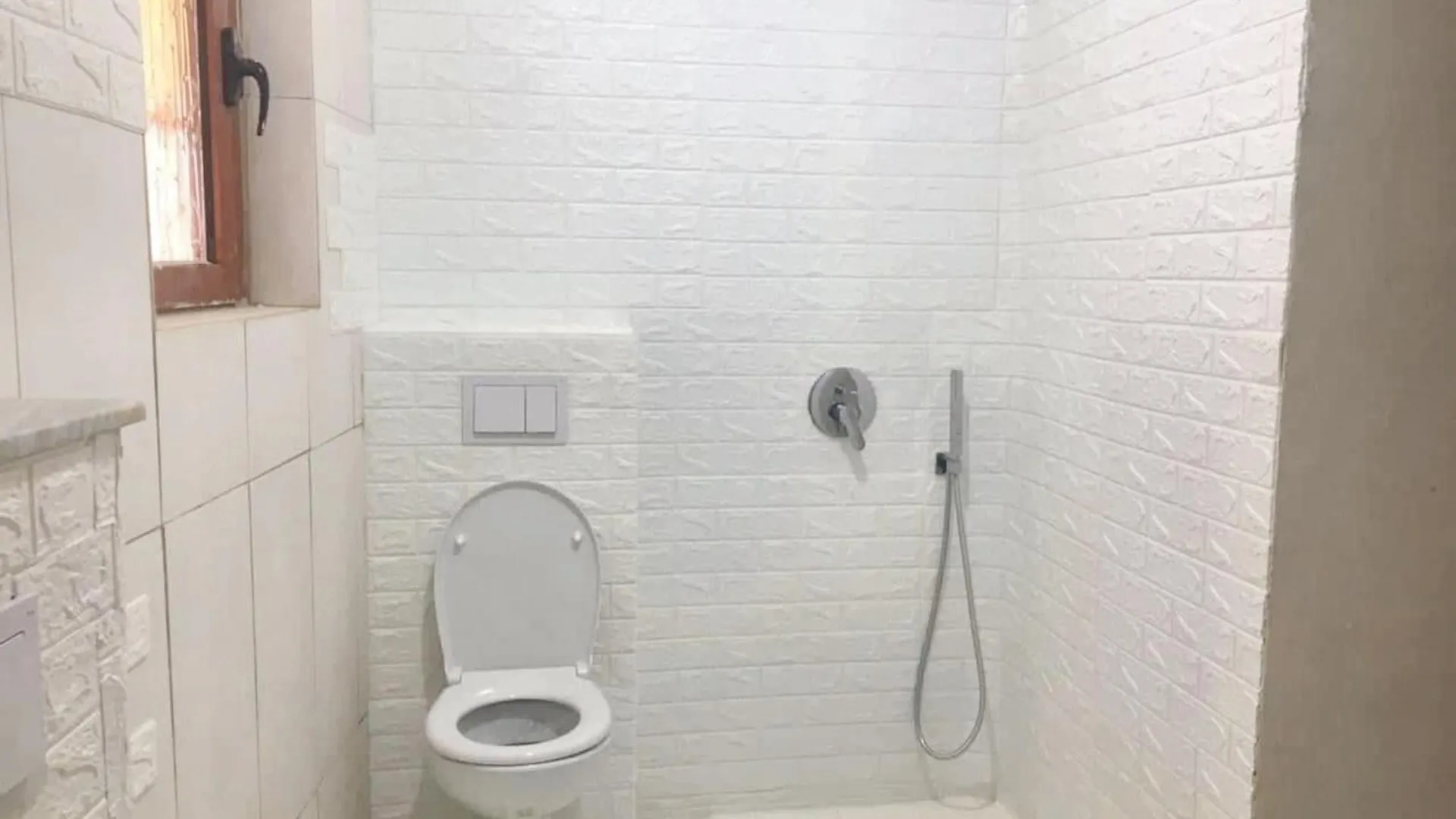 Spacious House In Berat With Secure Parking. 別荘