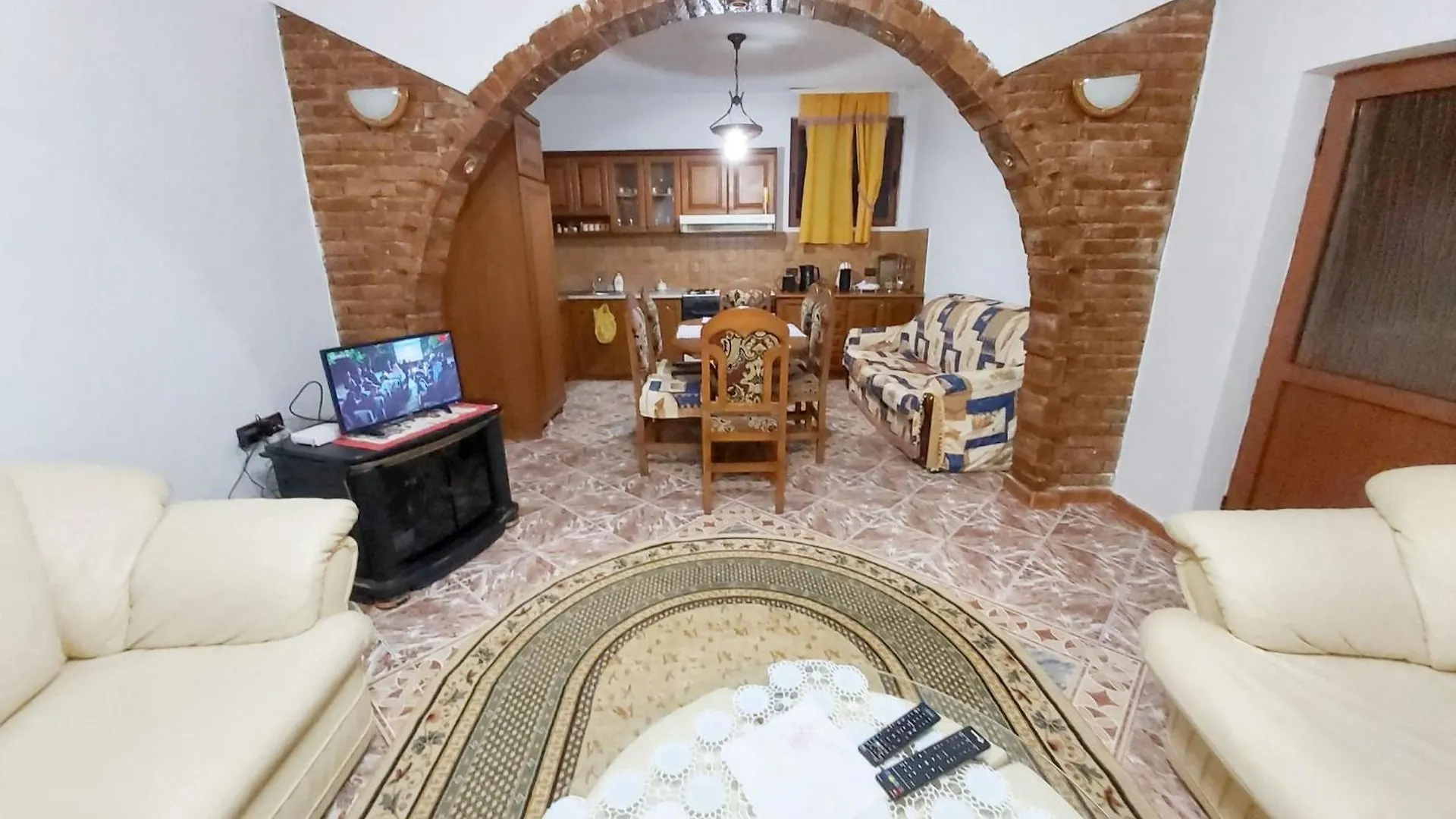 Spacious House In Berat With Secure Parking.